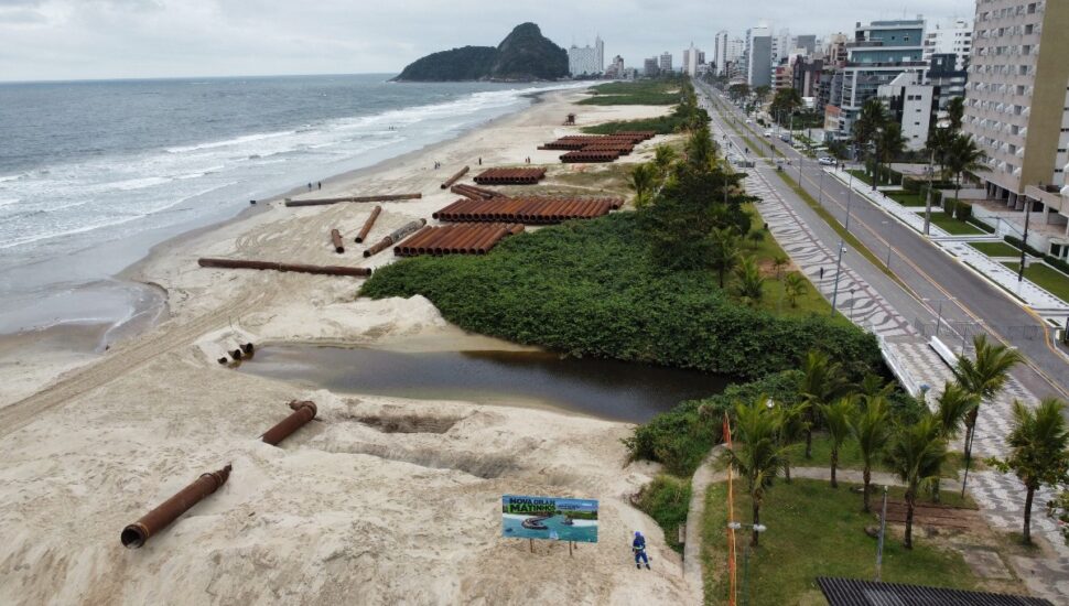 Ratinho tenta "passar a boiada" com lei que facilita obras no Litoral