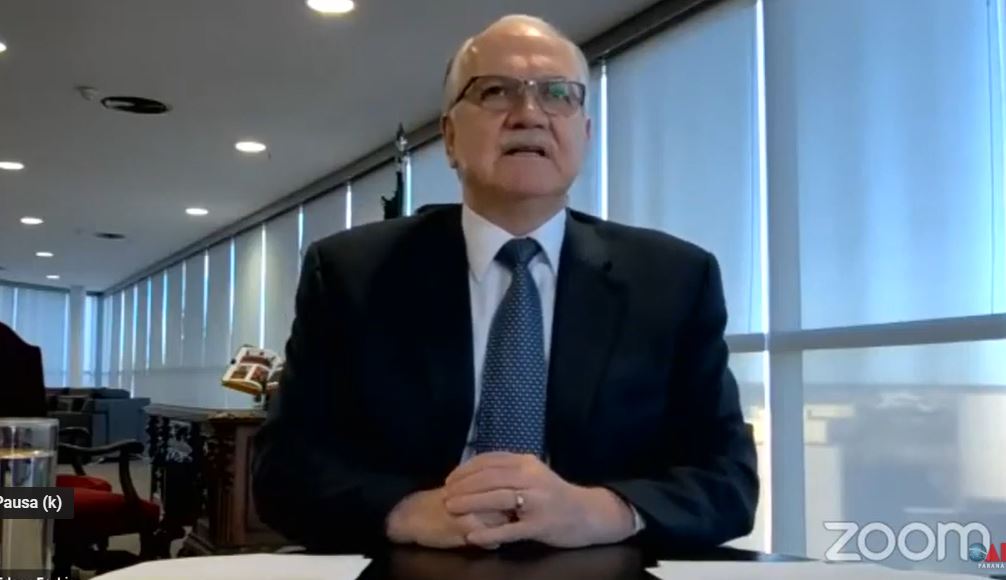 Fachin reage às declarações de Bolsonaro sobre sistema eleitoral e diz que negacionismo é “inaceitável”