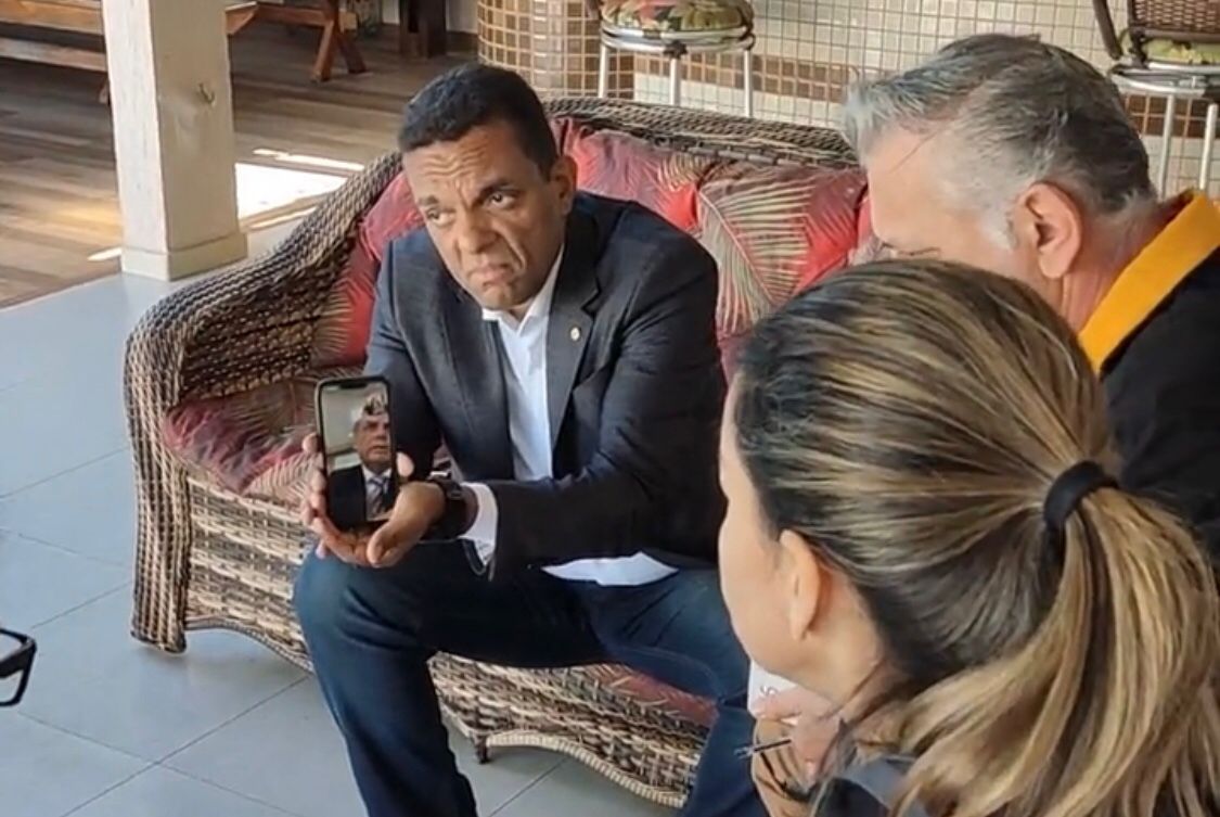 Bolsonaro liga para familiares de Marcelo Arruda e diz que imprensa quer culpá-lo