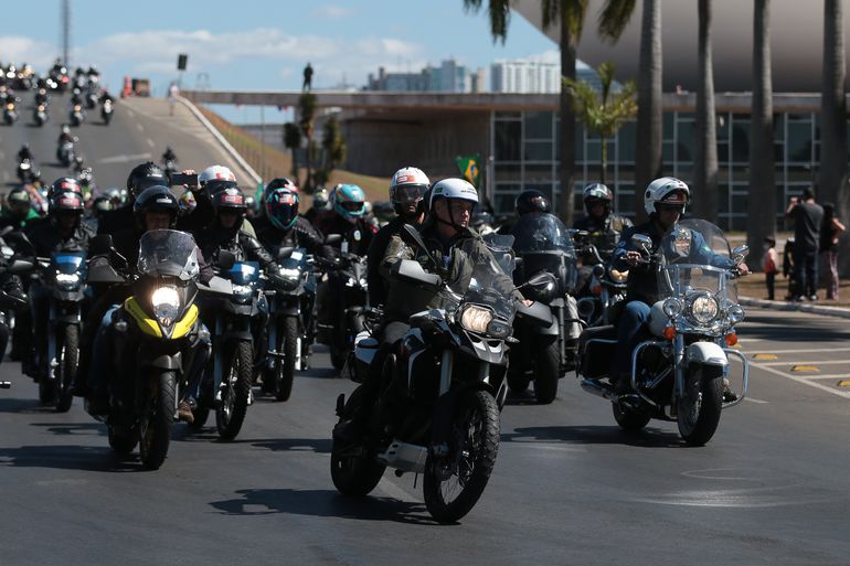 Bolsonaro faz motociata em Curitiba nesta quarta para mostrar "força eleitoral"