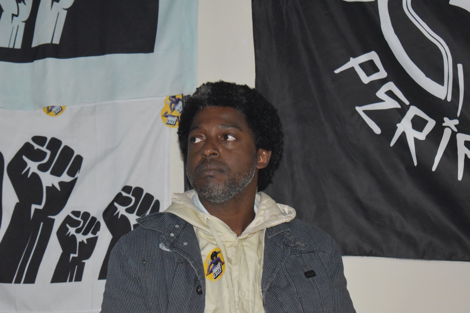 Em Curitiba, Léo Pericles diz ser opção para "derrotar o fascismo nas urnas”