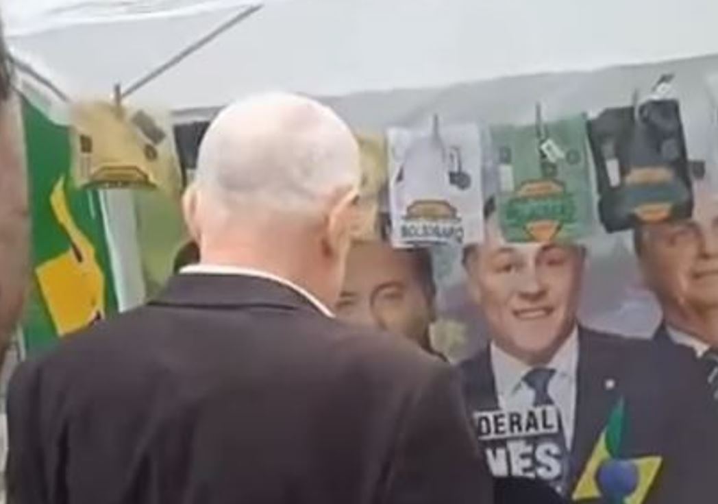 Apoiador de Bolsonaro ameaça atirar contra trabalhadores que distribuíam material do PT em Curitiba