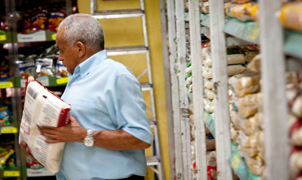 Como a falta de gestão democrática pode atrasar políticas de combate à fome no Paraná