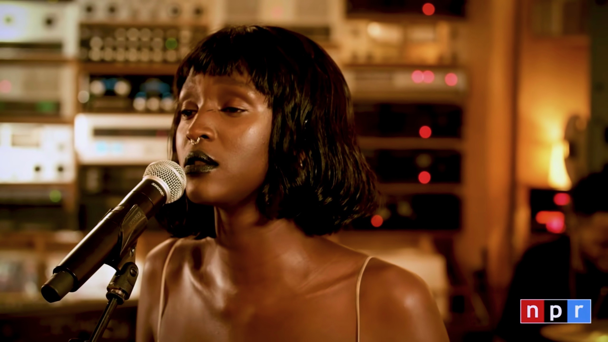 Marie-Pierre Kakoma, da banda Lous and the Yakuza, tem uma voz belíssima
