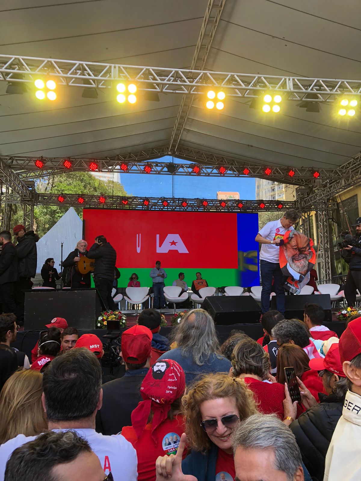 Com Boca Maldita cercada, Curitiba aguarda chegada de Lula
