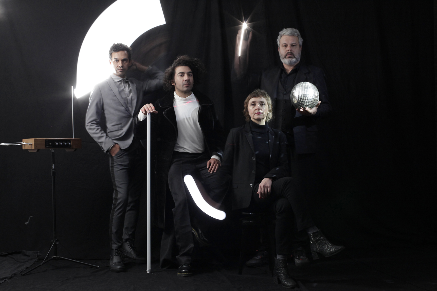 Vida de Nikola Tesla inspira peça de teatro na Caixa Cultural