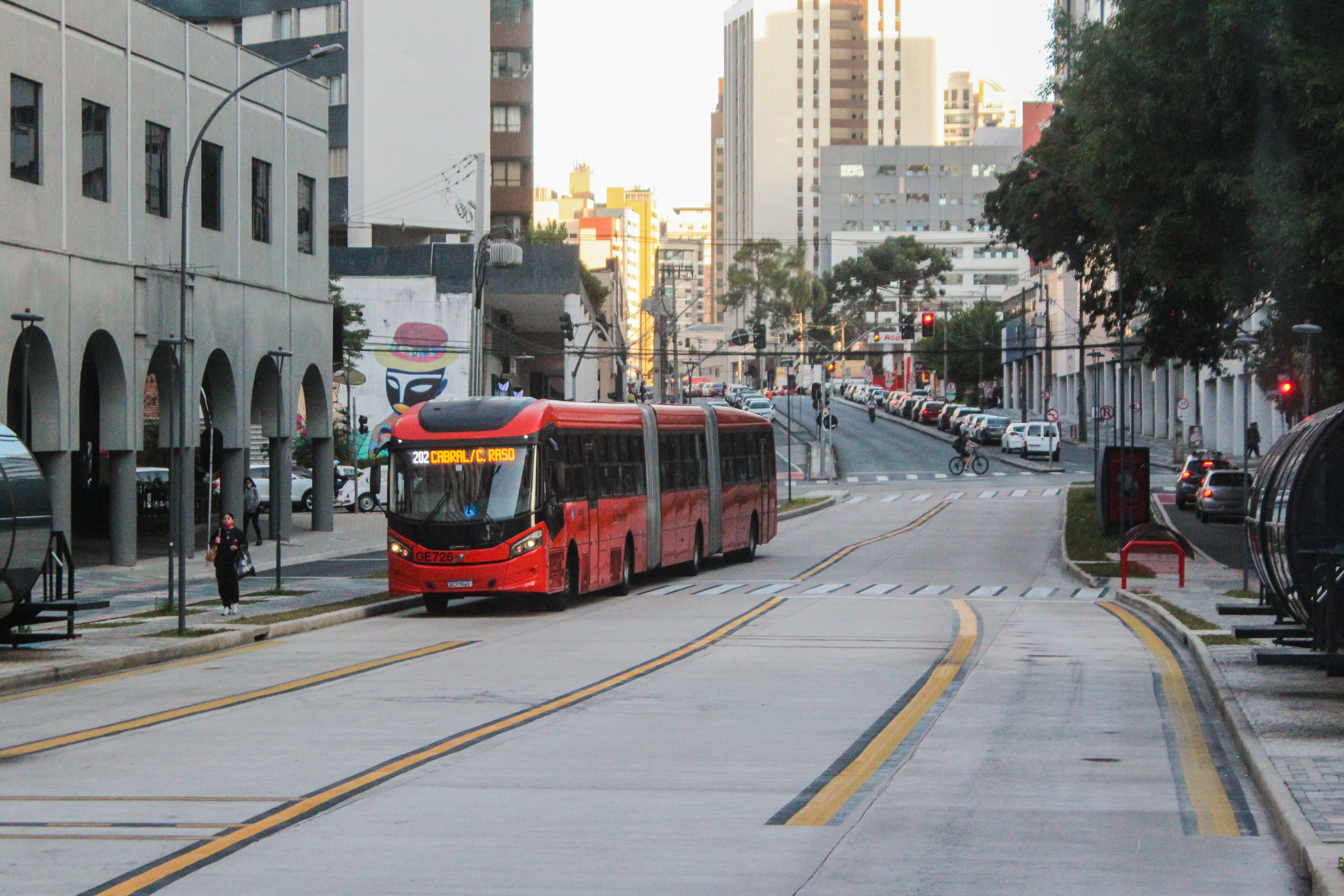 Passagem de ônibus em Curitiba sobe nas próximas horas. Valor pode chegar perto de R$ 6