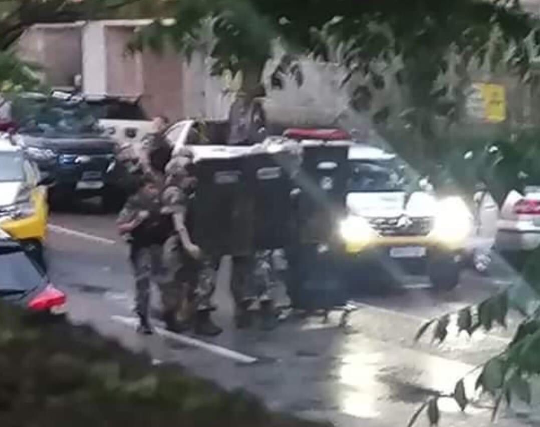 Policial militar mata ex-esposa no Rebouças e comete suicídio