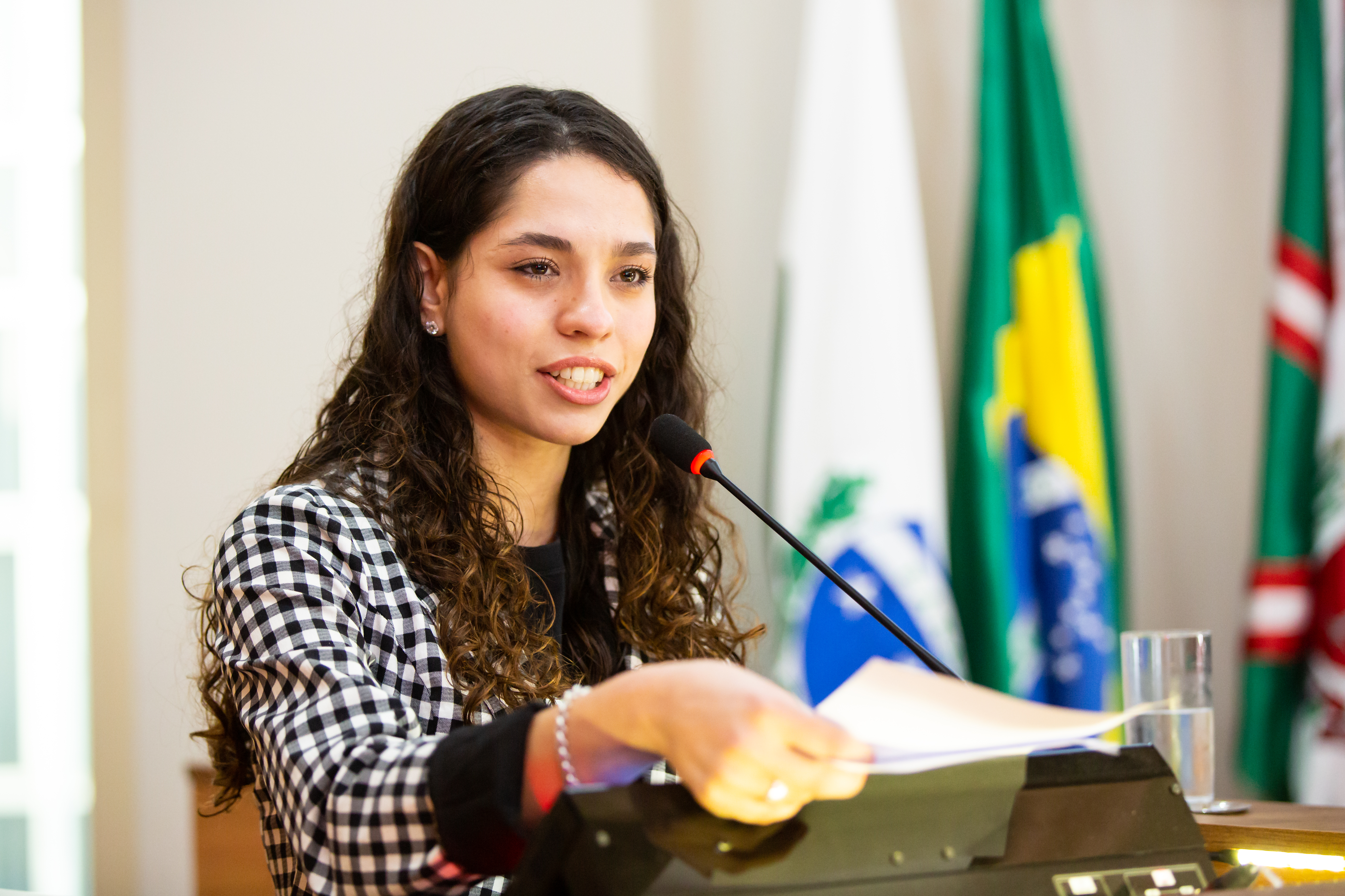 Ana Júlia é eleita a deputada estadual mais jovem da história do Paraná