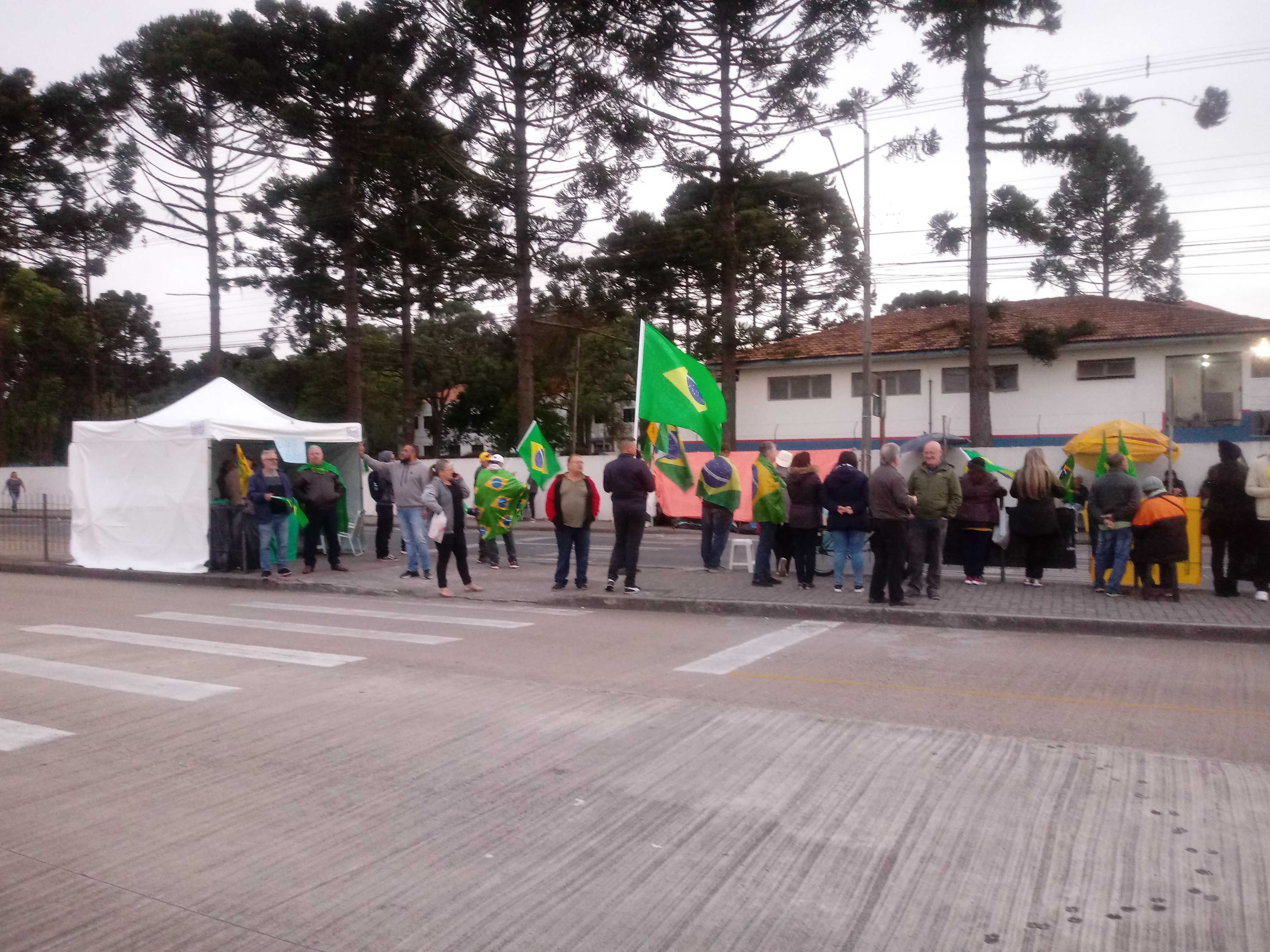 Moradora do Boqueirão se sente acuada com protestos antidemocráticos em quartel