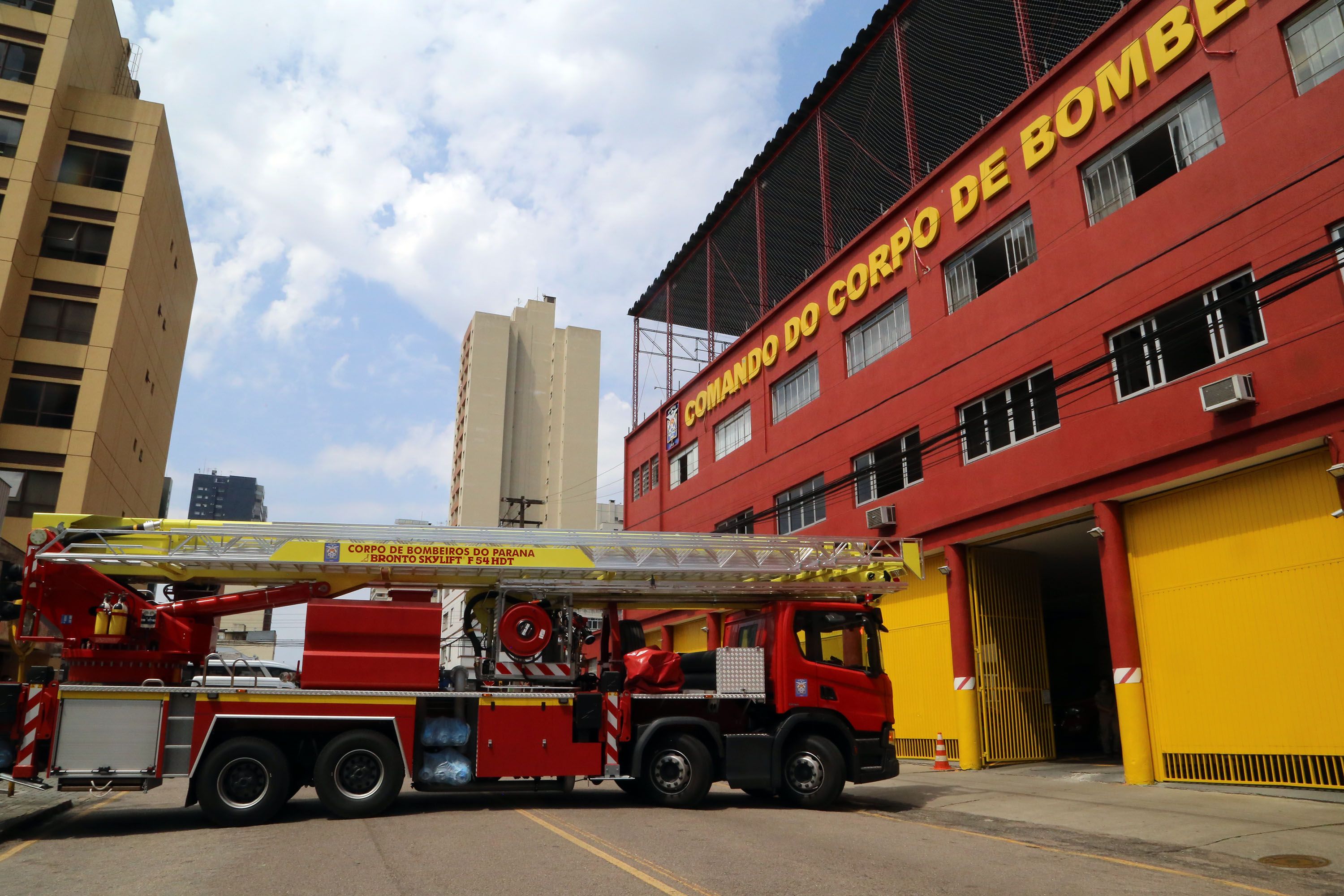 Desvinculação do Corpo de Bombeiros da PM causa atrito entre militares do Paraná