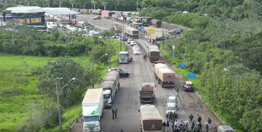 PRF nega que esteja “passiva” em relação aos protestos e diz que já autuou 100 caminhoneiros