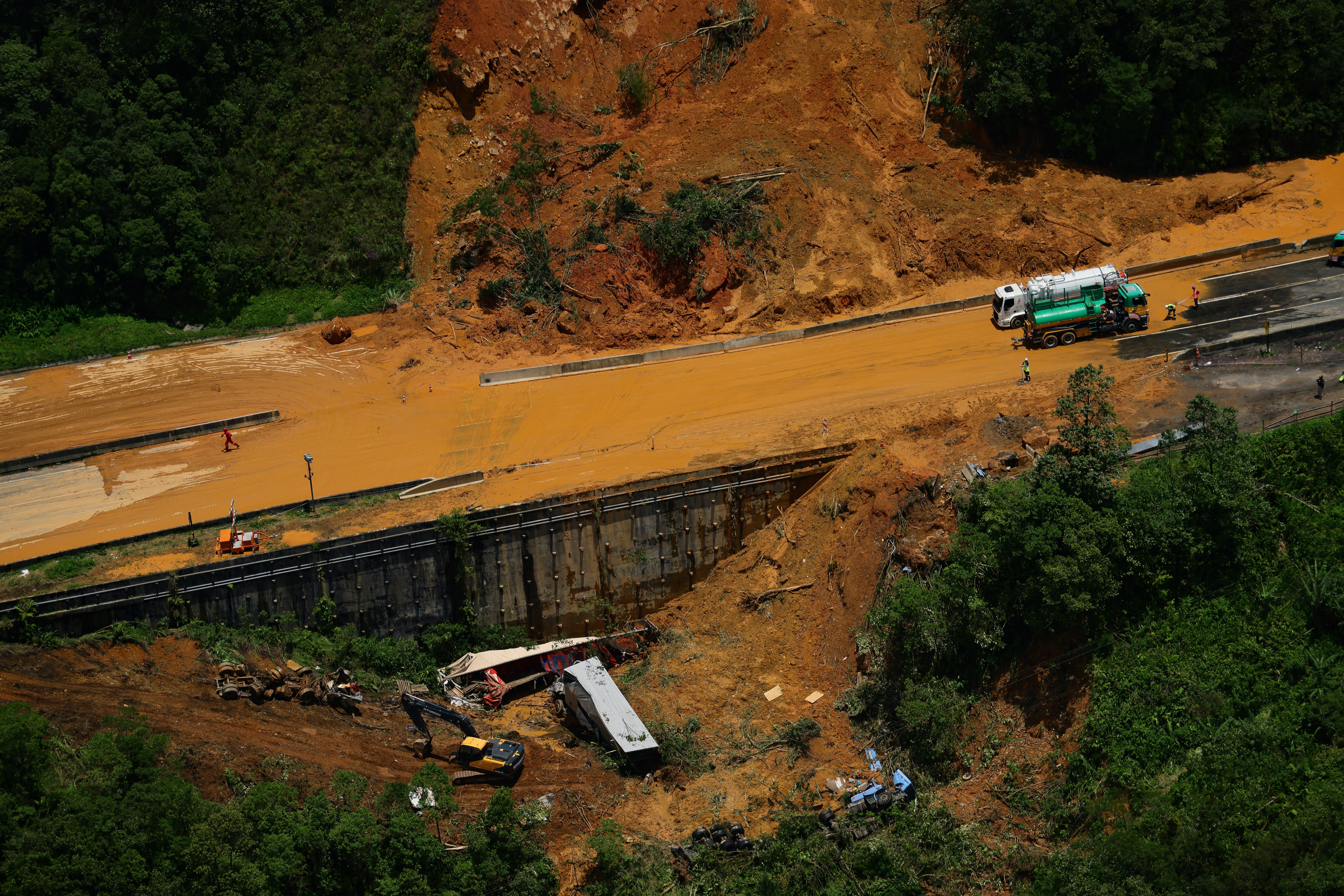 Deslizamento na BR-376: veja a cronologia da tragédia