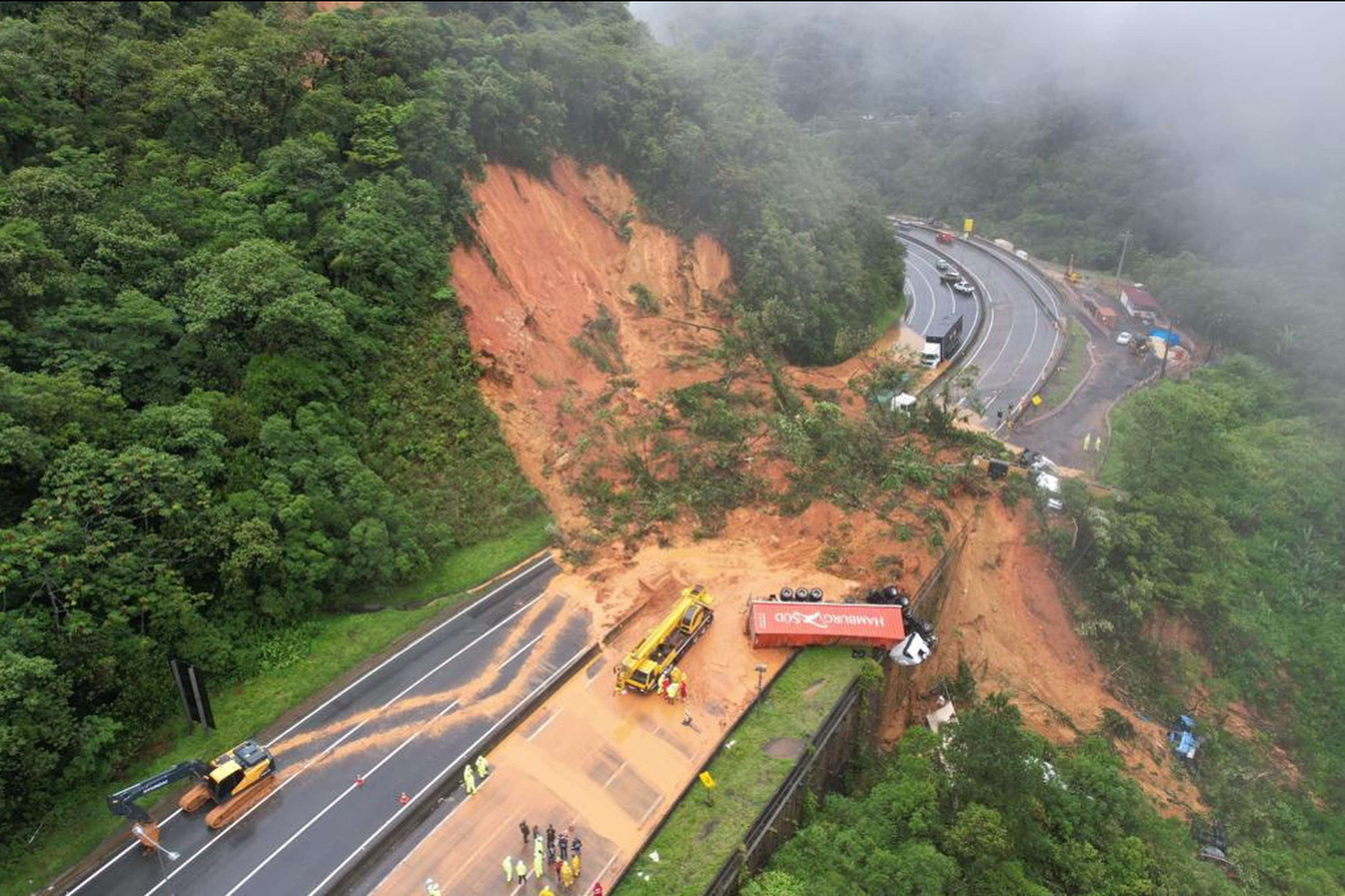 Estudo da UFPR mapeou 24 deslizamentos na região da BR-376