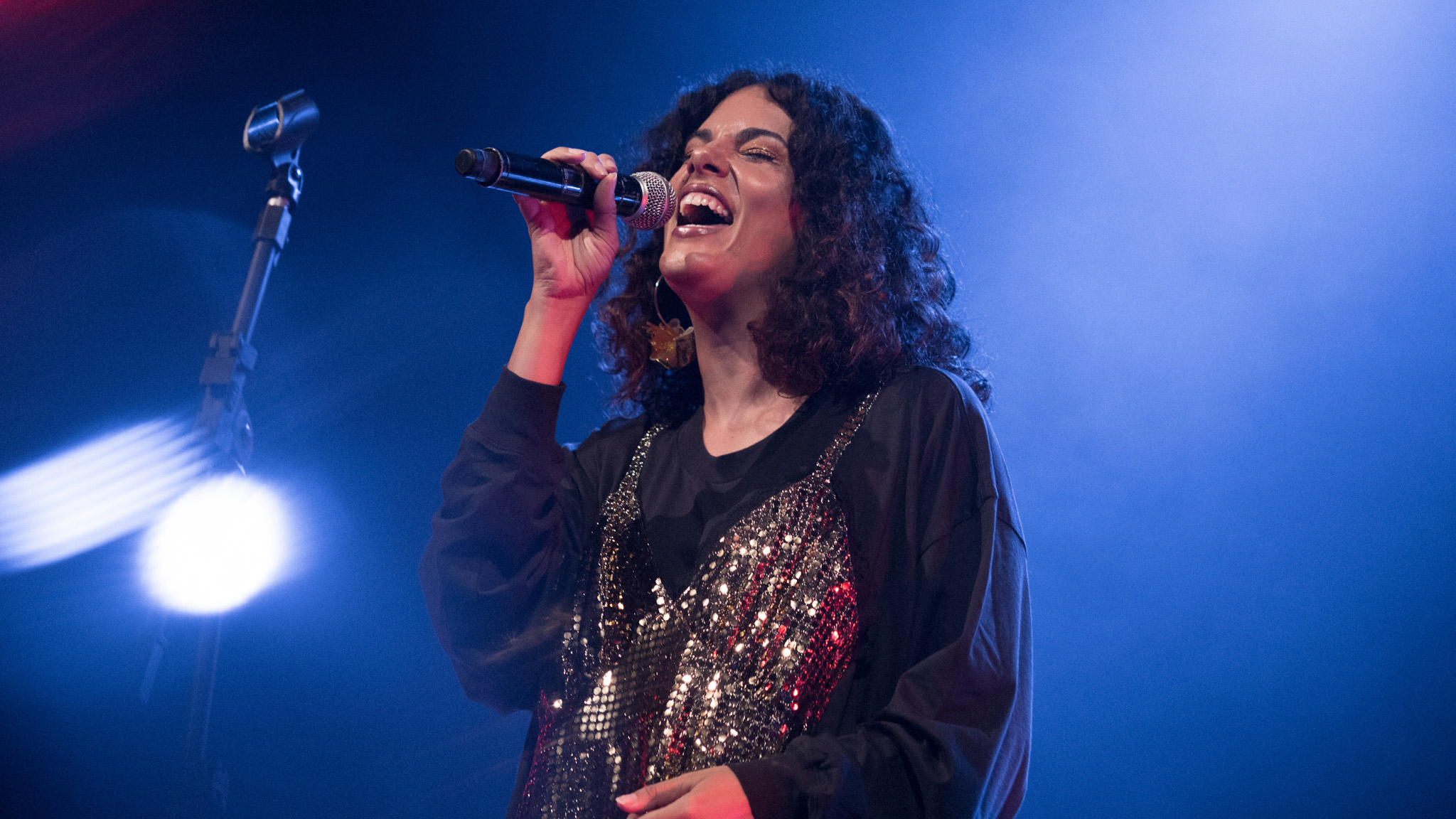 Cantora Céu faz show com Maurício Pacheco no Sesc da Esquina