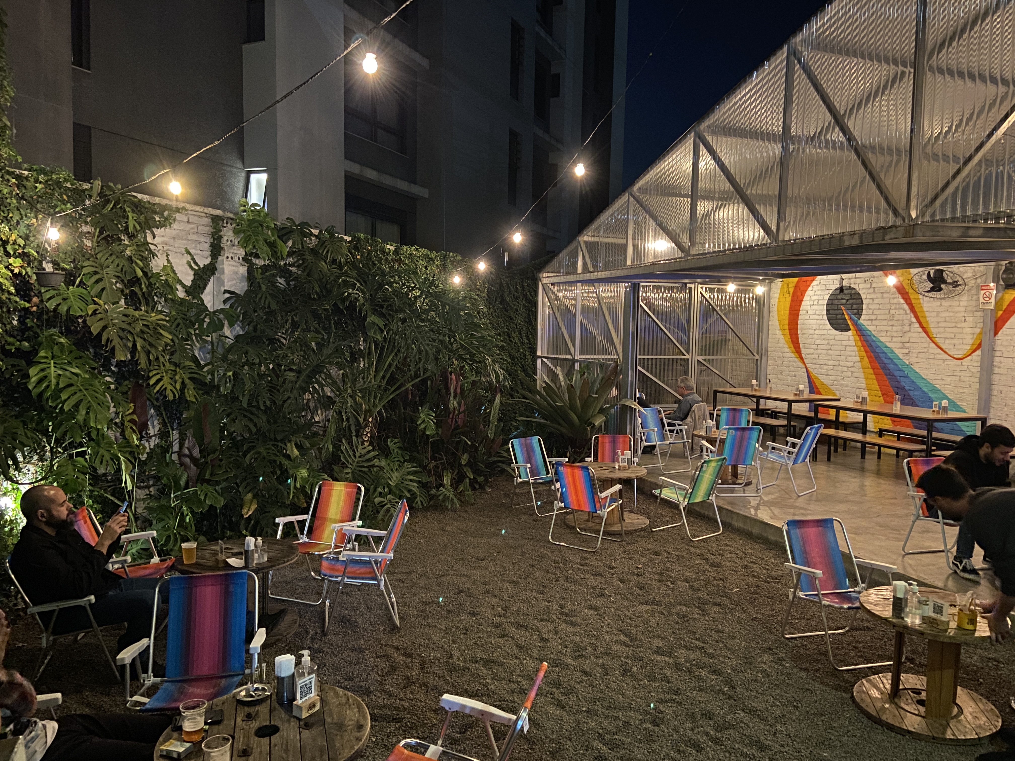 Hambúrguer do Jambu Bar Jardim mostra personalidade