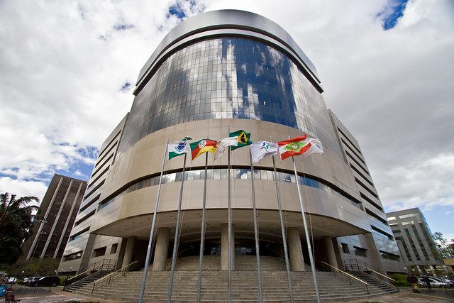 Governo discute instalação de Tribunal Regional Federal em Curitiba