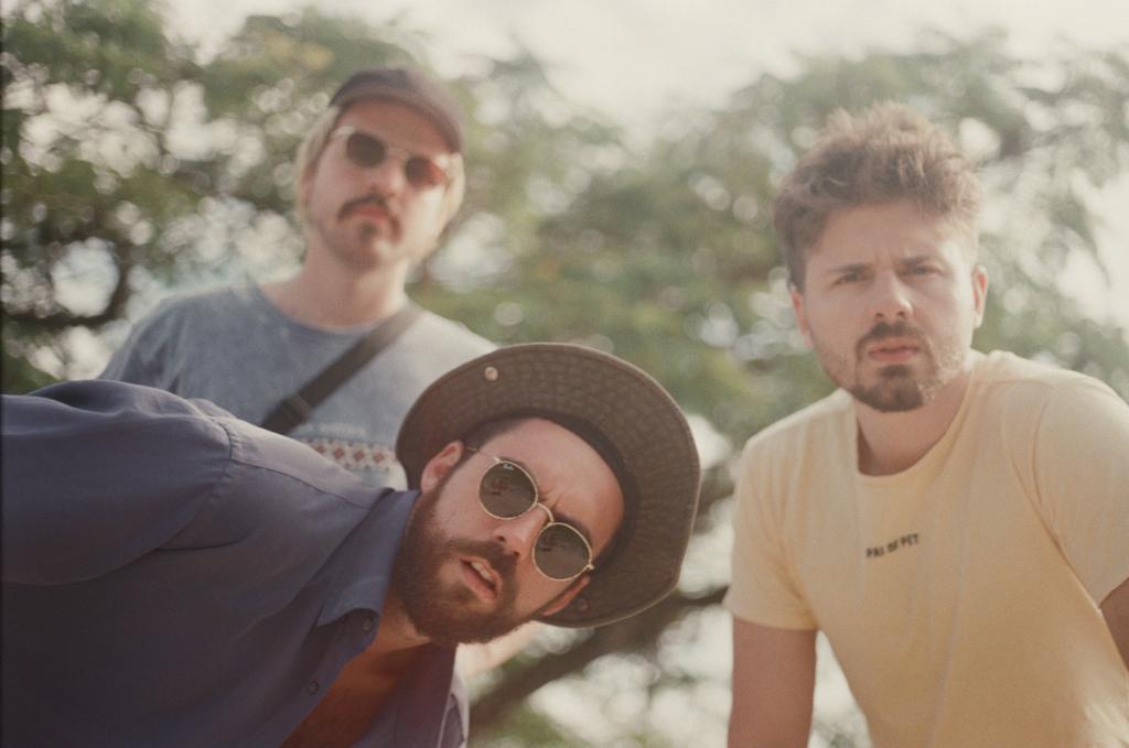 Curitibanos da banda Capim Limão lançam single no bar 92 Graus