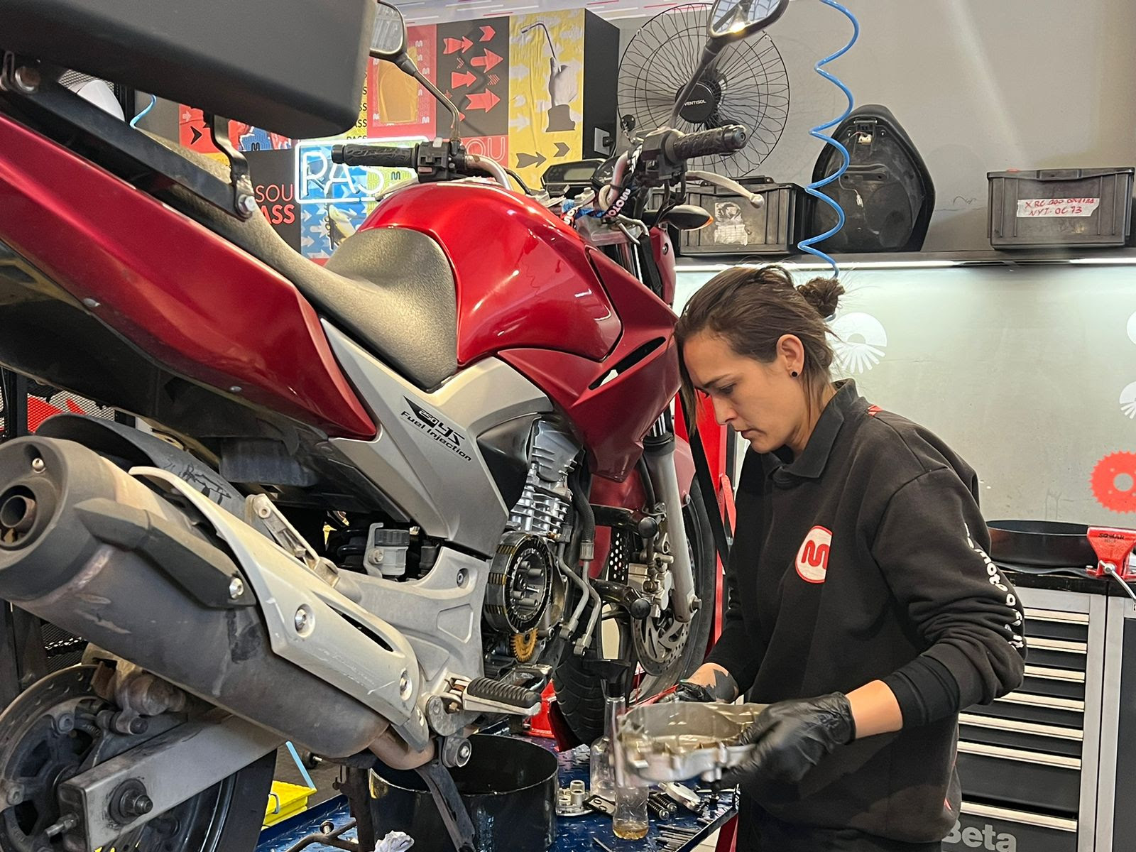 Startup curitibana Motonic abre vagas para equipe de mecânica de motos