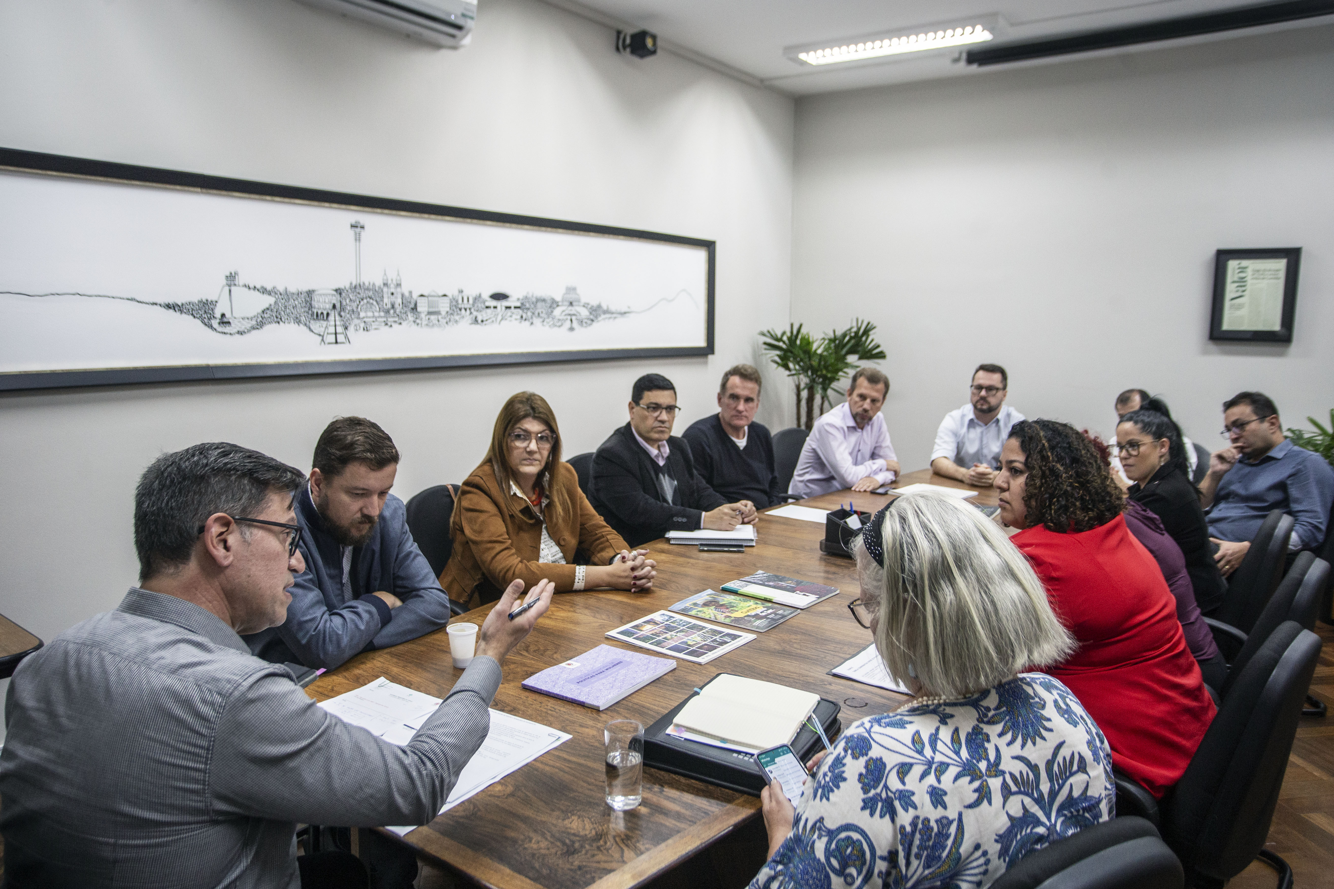 Reestruturação do plano de carreiras de Greca será votado na segunda-feira