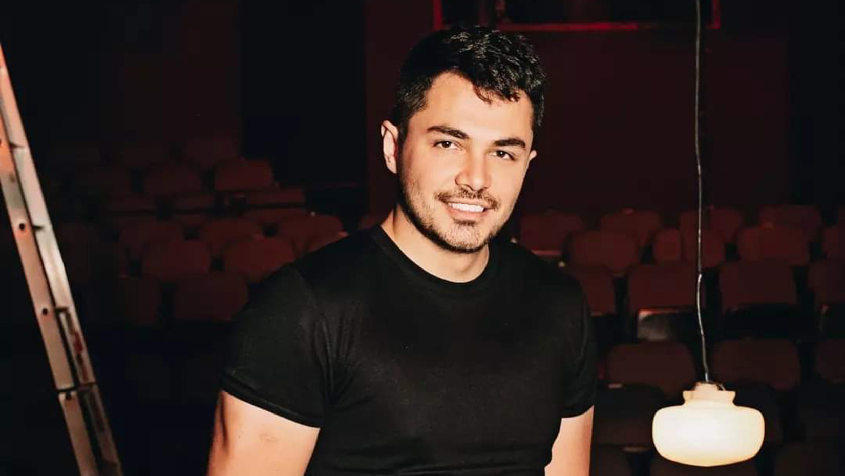 Dimis, diretor da Bife Seco, não acredita em teatro que "prega apenas para convertidos"