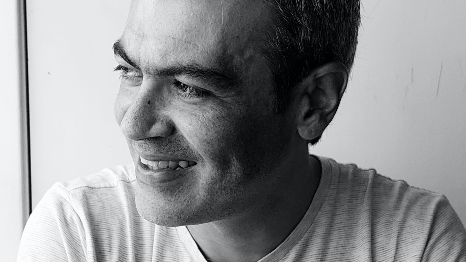 Escritor Carlos Machado é obcecado por memória e psicanálise