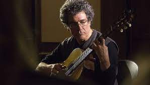 Cláudio Menandro apresenta no Paiol seu método para aprender cavaquinho