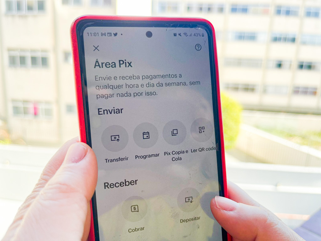Vereadores analisam proposta que inclui PIX como forma de pagamento de multas