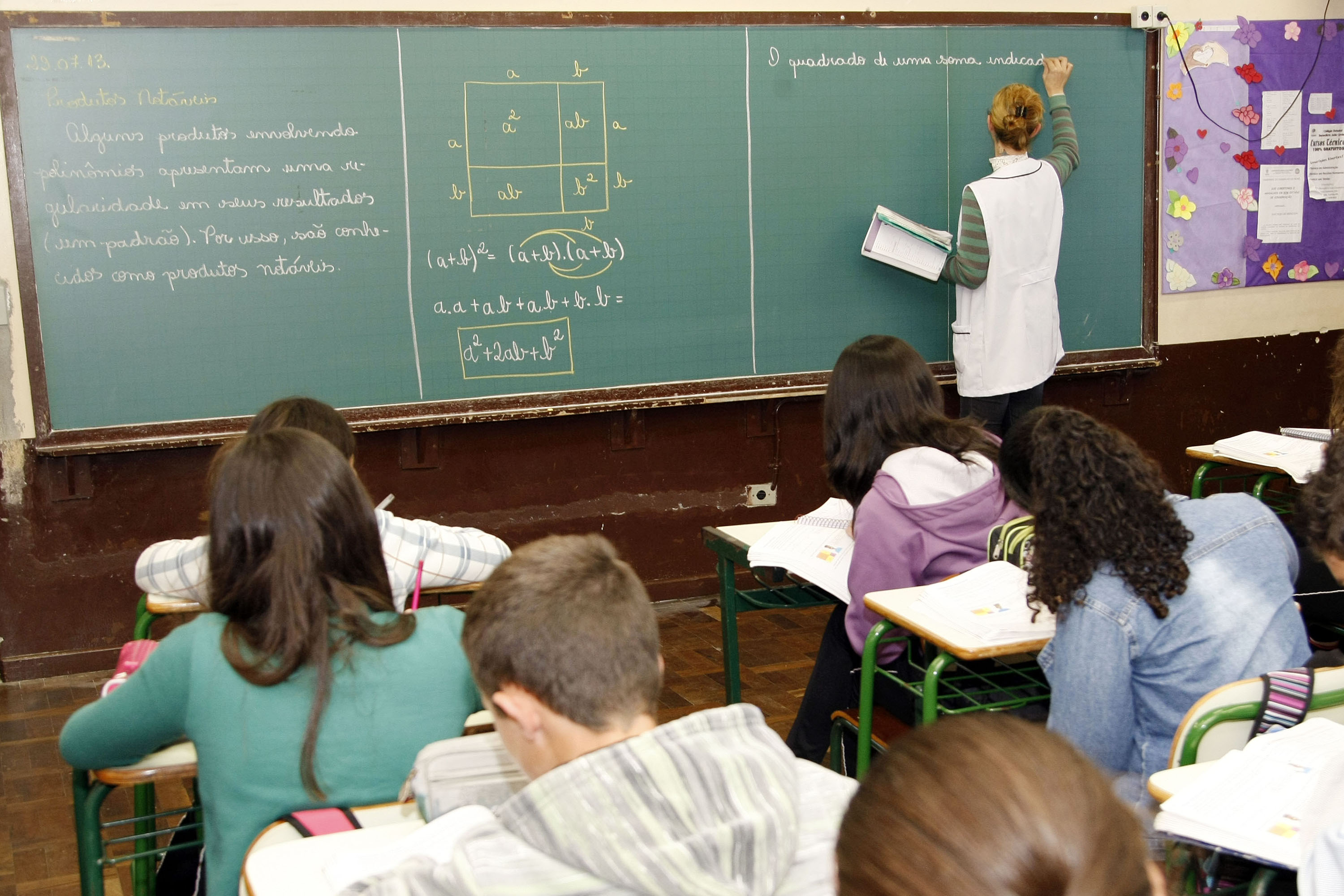 Especialistas em gestão escolar apontam retrocesso em PL que muda eleição de diretores