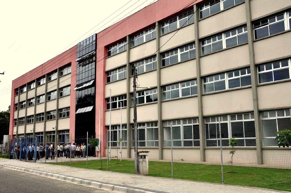 Estudantes farão protesto após morte de calouro da UTFPR em Curitiba