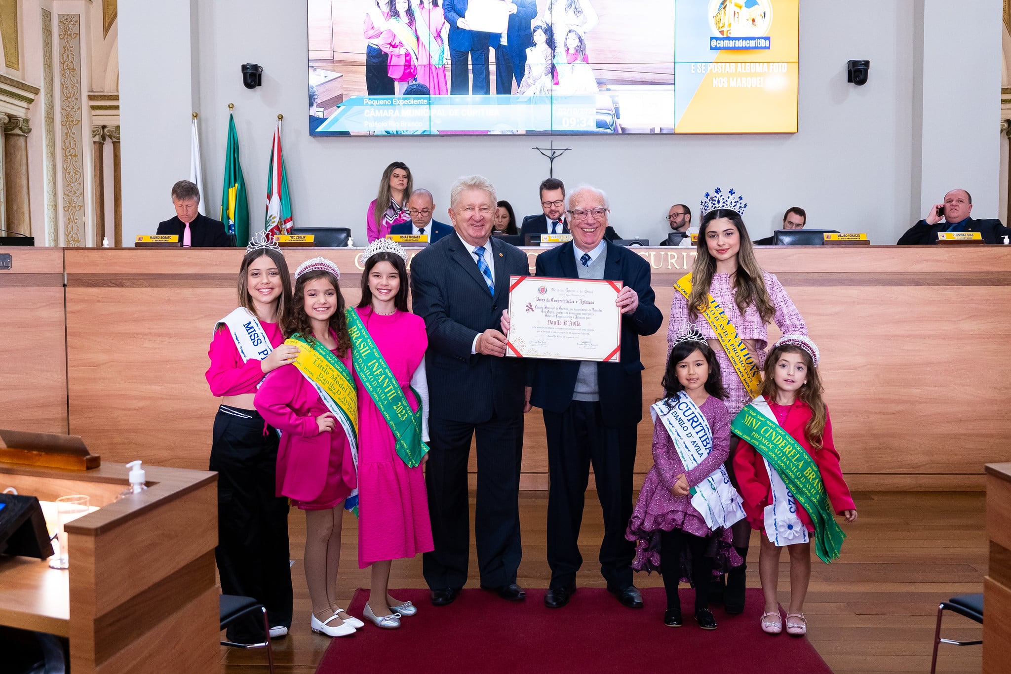Meninas são "belezas que Deus proporciona para nós", diz vereador