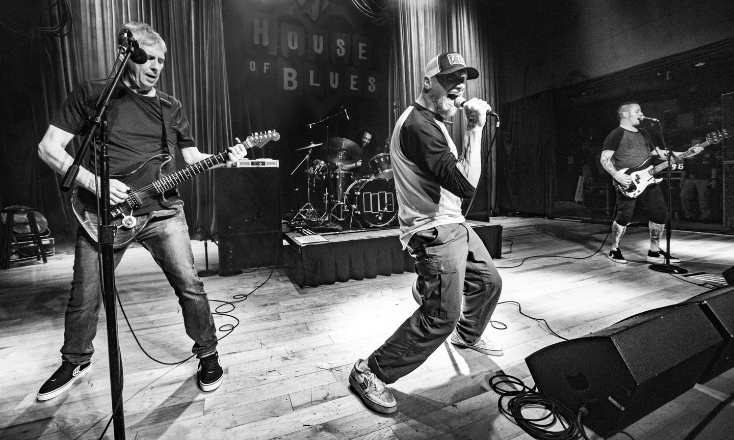 Black Flag e L7 tocam em Curitiba – e isso não é uma alucinação