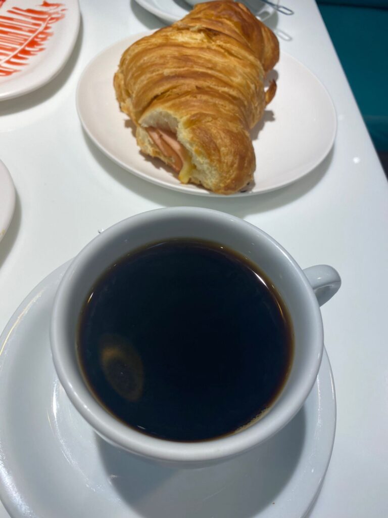 café e croissant
