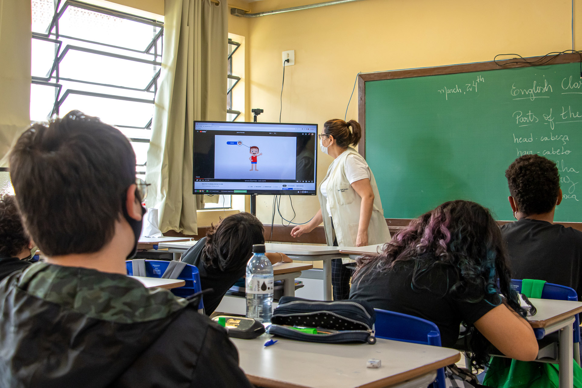 Reconhecimento facial no Paraná impõe monitoramento de emoções em escolas