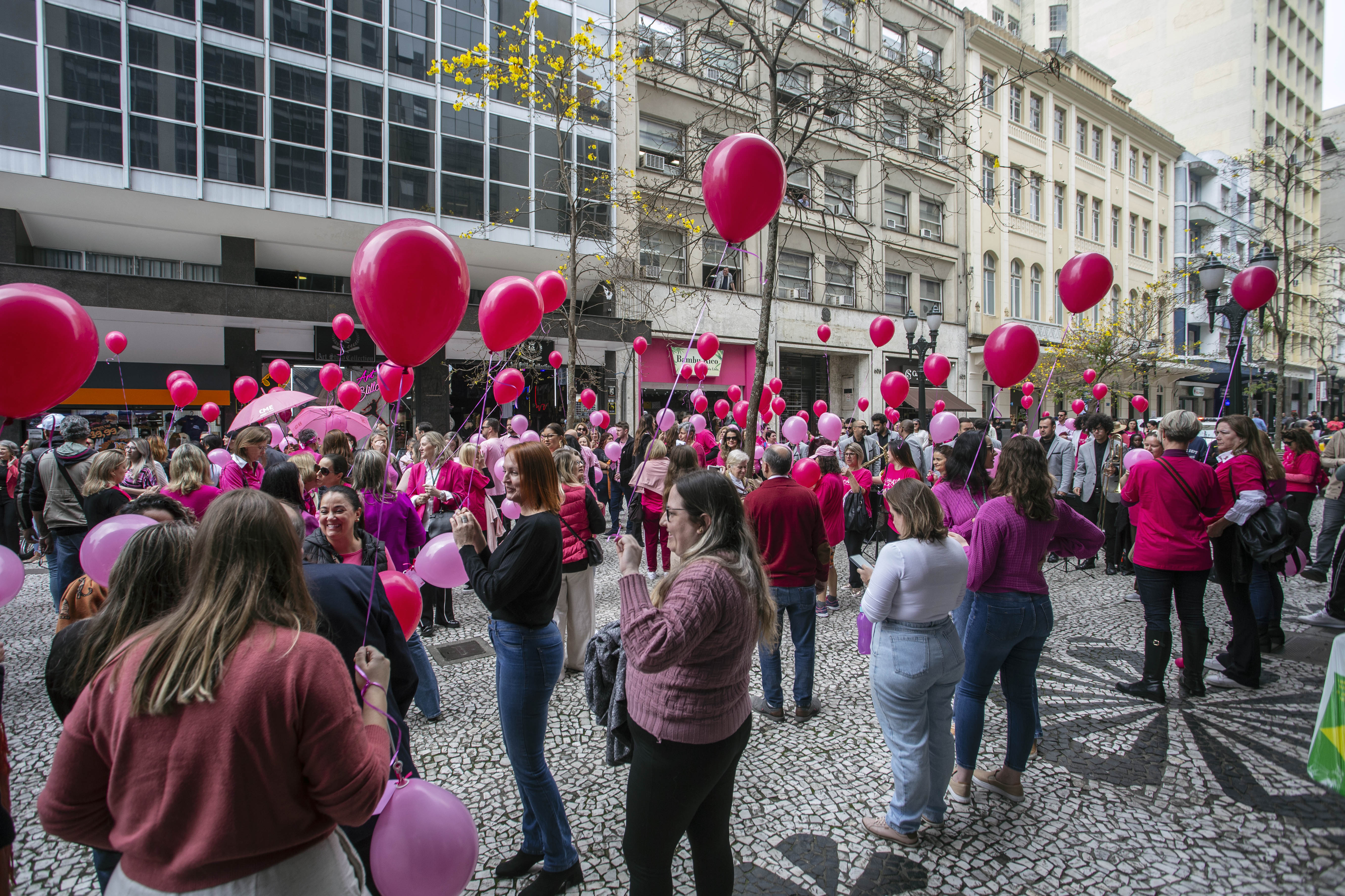 Outubro Rosa: como mulheres podem cuidar da saúde das mamas