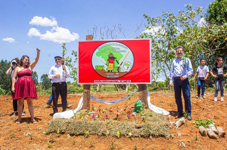 MST inaugura assentamento em Castro
