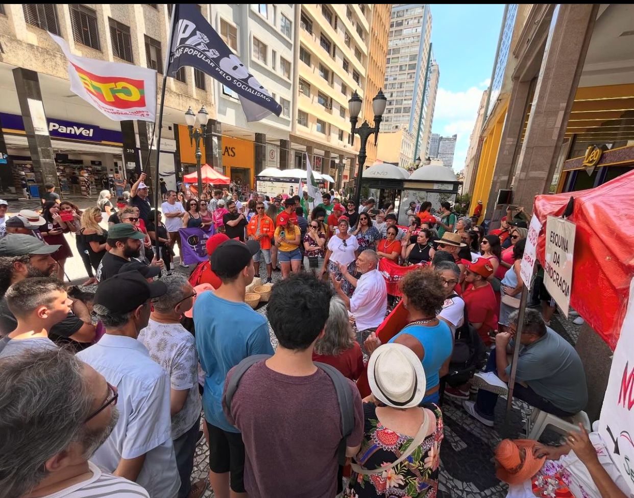 Corrente majoritária do PT se reúne em Curitiba para discutir campanha eleitoral