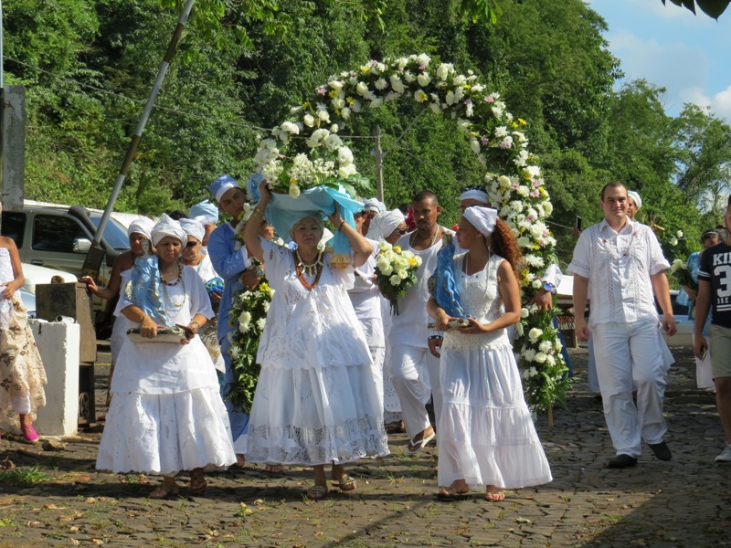 Tríplice fronteira celebra "Festa de Iemanjá" sobre as águas dos rios Paraná e Iguaçu