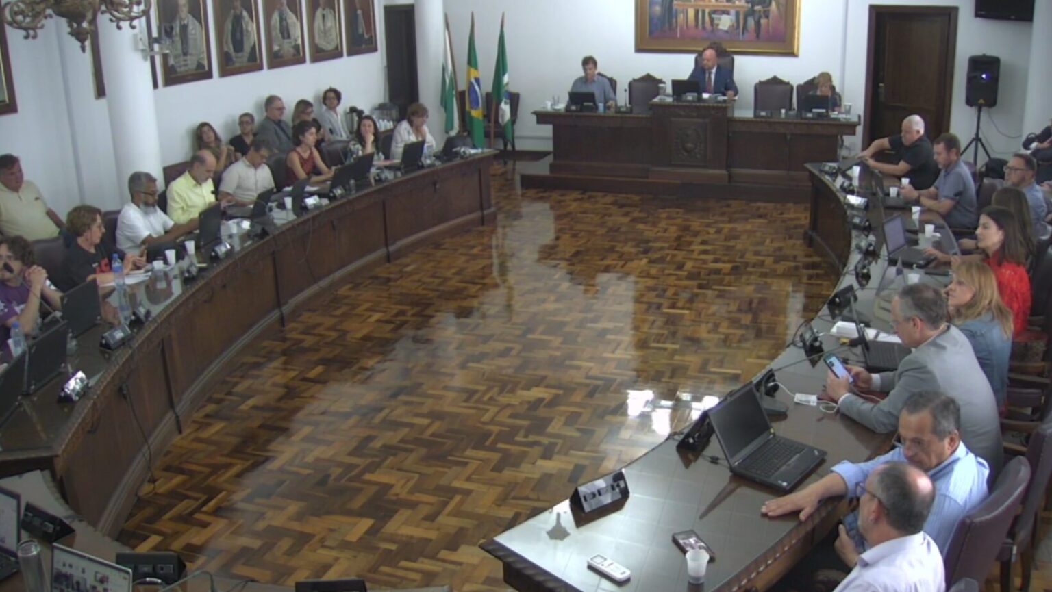 Após reportagem do Plural, UFPR revoga títulos Honoris Causa de ditadores