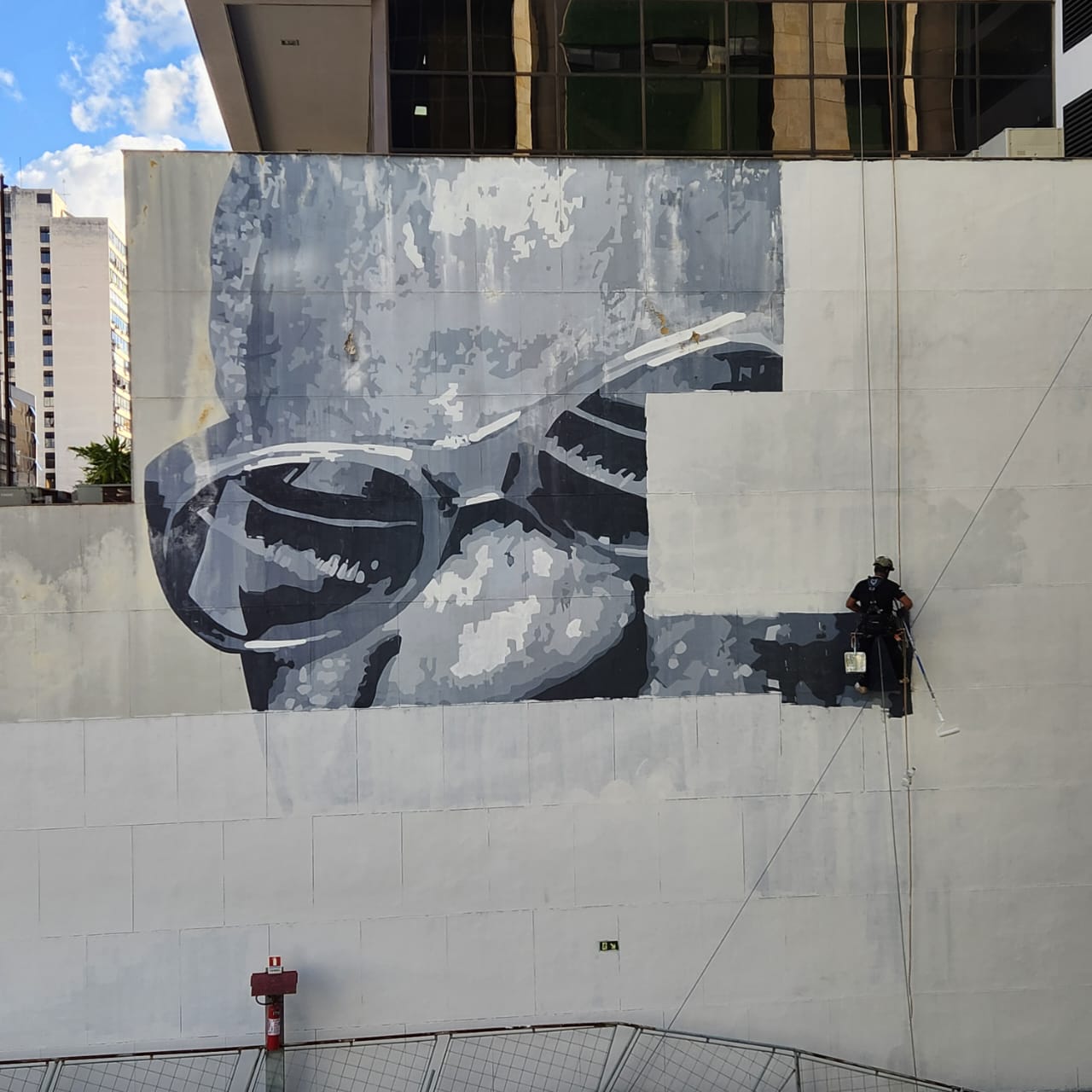 Mural com imagem de Ray Charles no Centro de Curitiba é apagado de vez