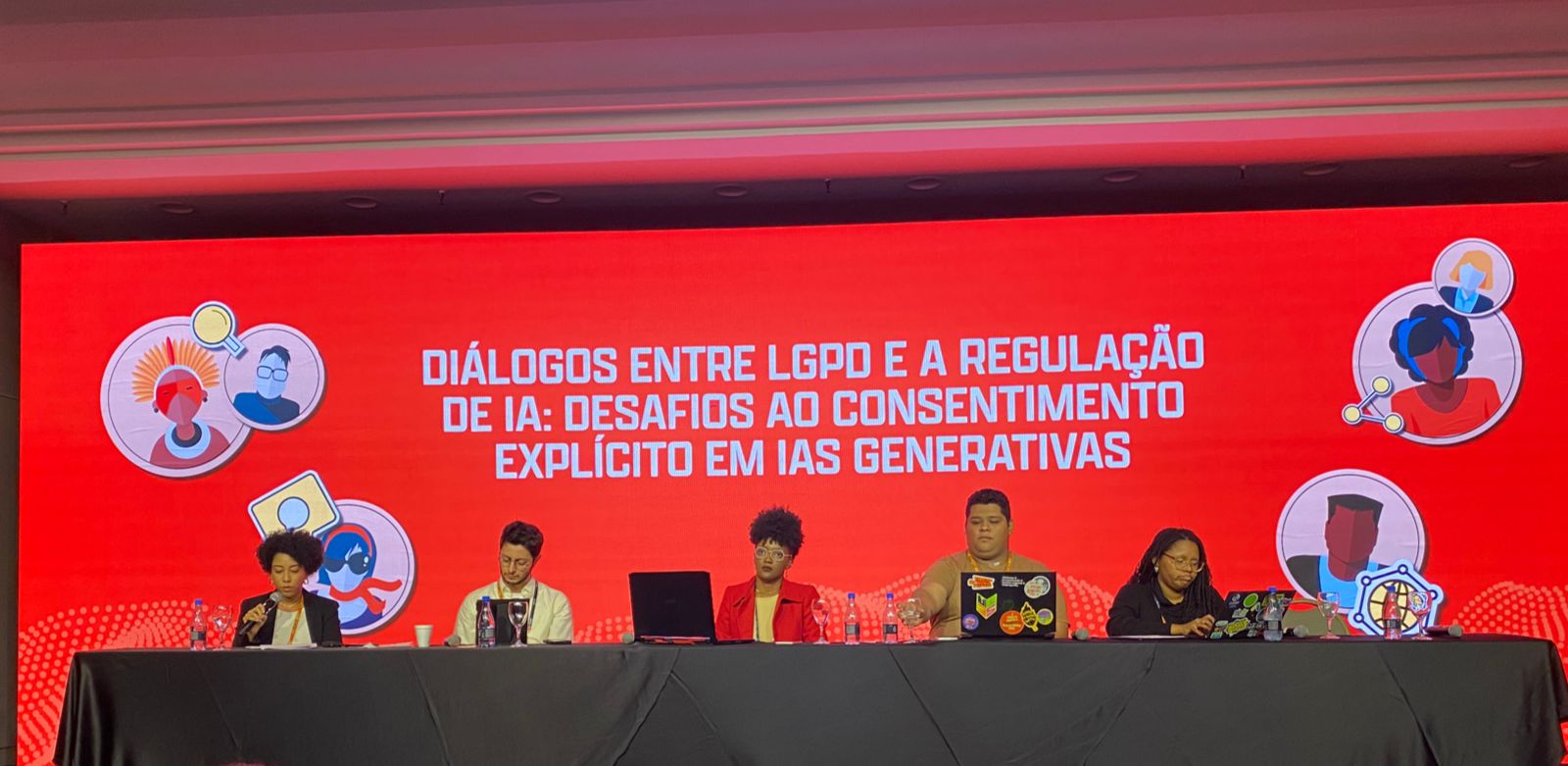 Curitiba: pesquisadores debatem LGPD e inteligência artificial durante FIB14