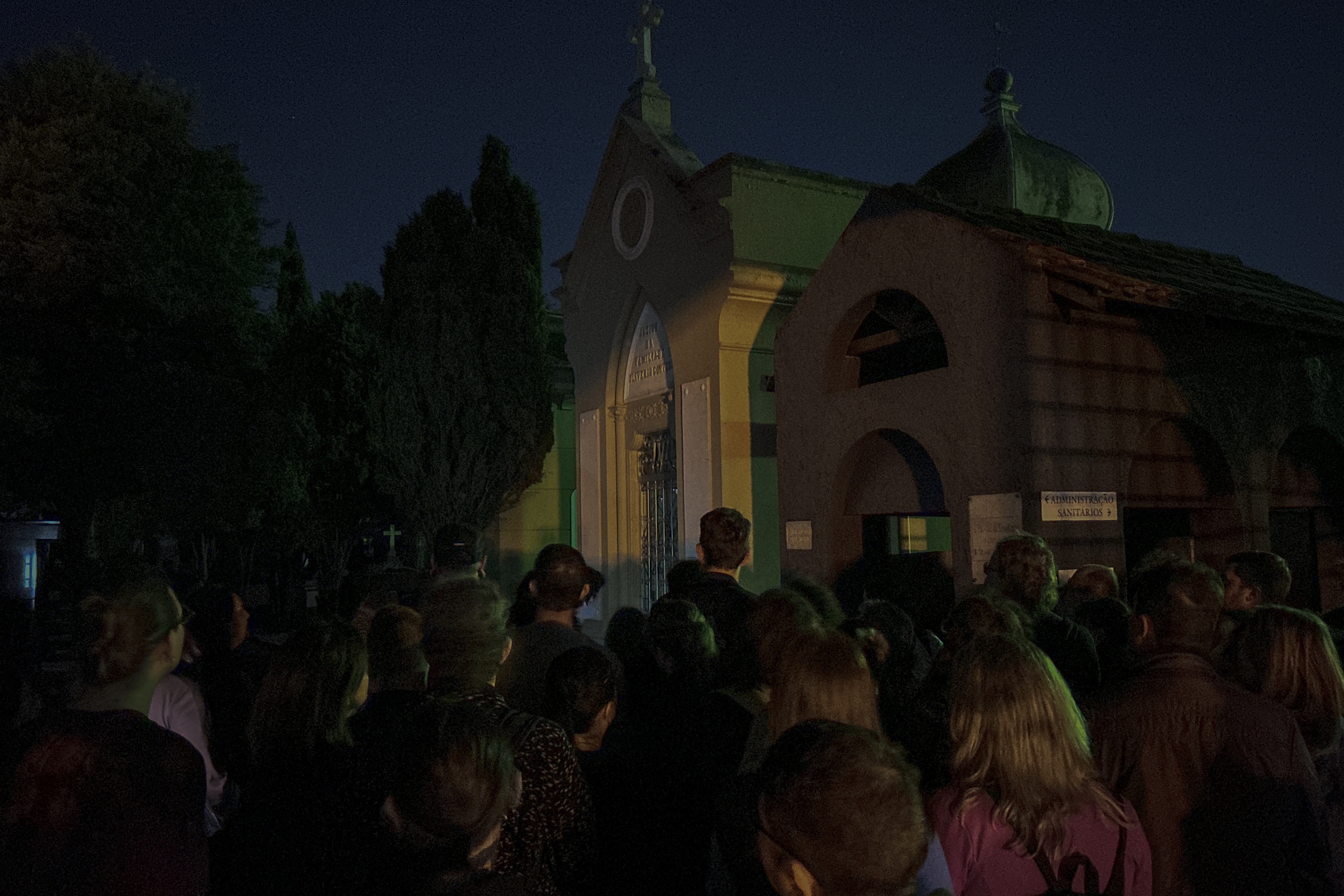 Saiba tudo o que acontece na visita noturna ao Cemitério Municipal de Curitiba