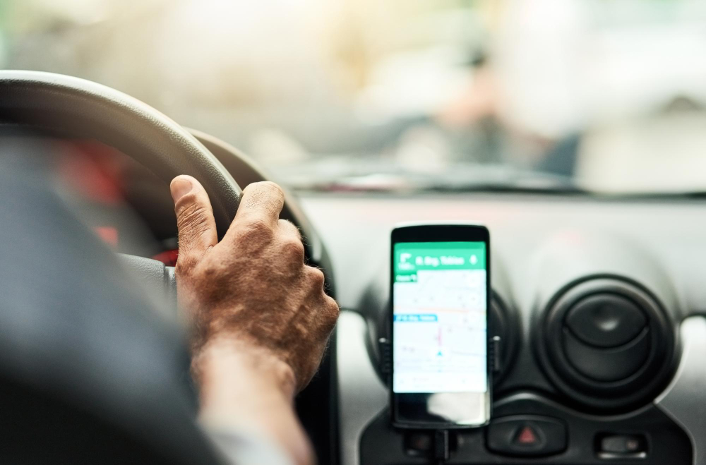 Curitiba é a 5ª cidade em que passageiros mais esquecem objetos em carros da Uber