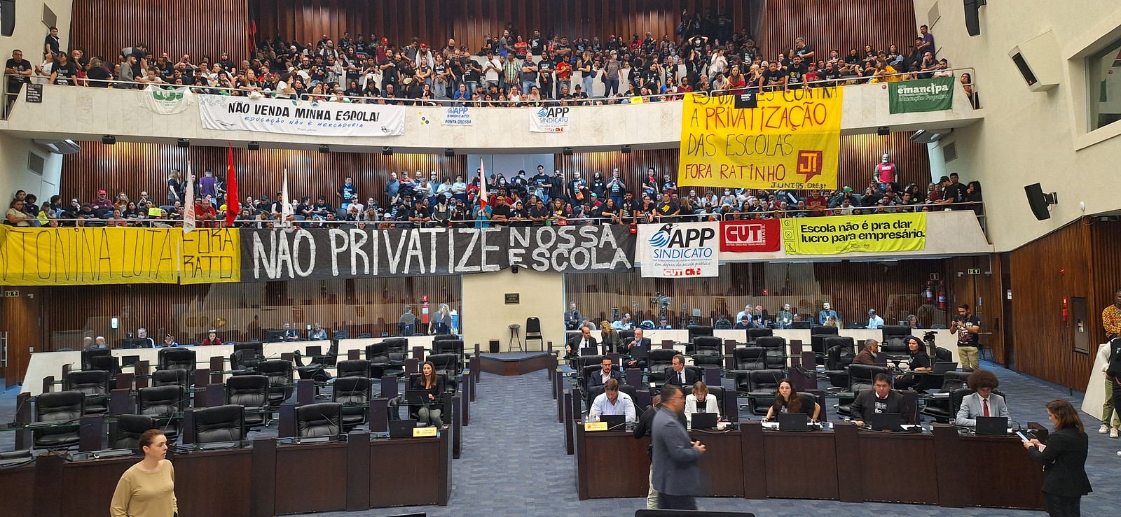 CCJ se reúne nesta terça para analisar relatório do PL que terceiriza gestão escolar