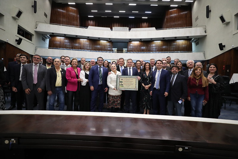 Regina Duarte e Moro prestigiam homenagem a André Mendonça, em Curitiba