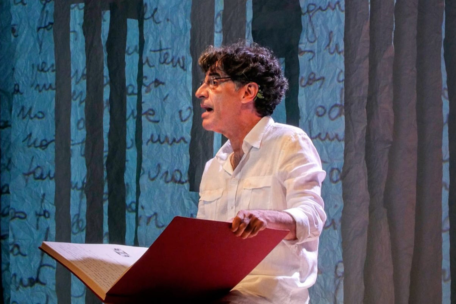 Paulo Betti volta a Curitiba com monólogo "Autobiografia Autorizada"