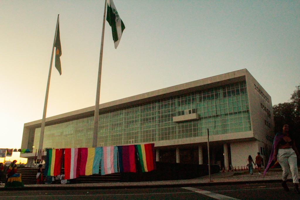 Condenados por racismo e homofobia podem ser impedidos de trabalhar no serviço público de Curitiba