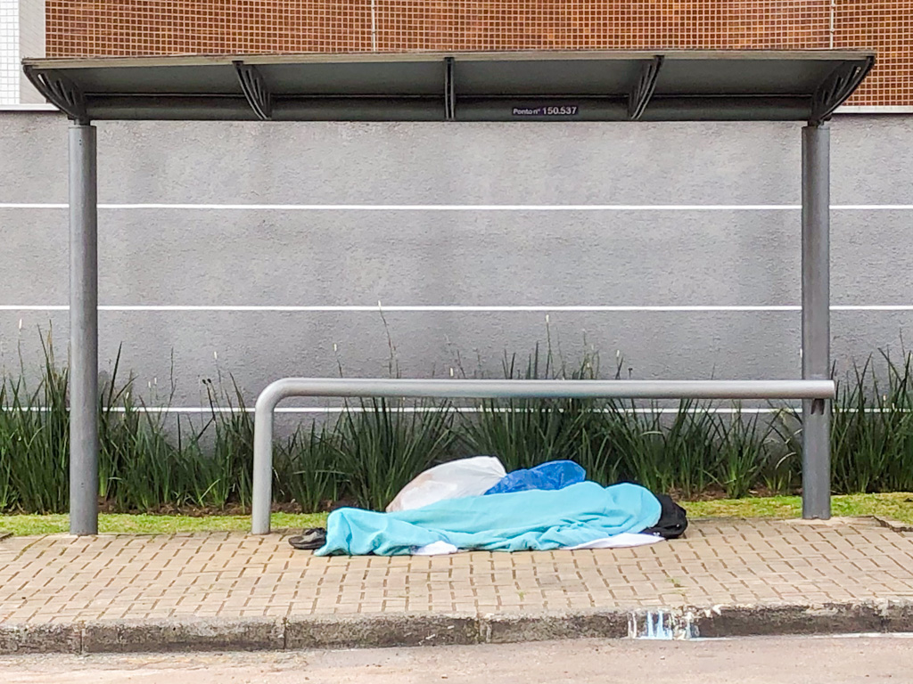 Frio previsto para os próximos dias aumenta risco para pessoas em situação de rua