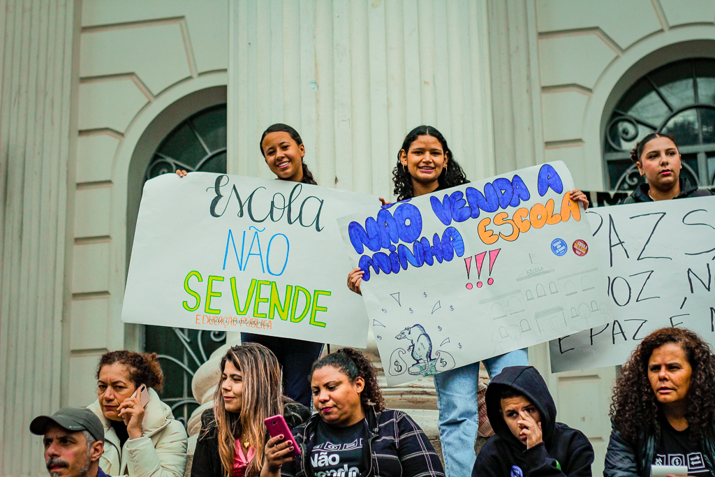 PT vai ao Supremo contra programa “Parceiro da Escola”, de Ratinho Jr.