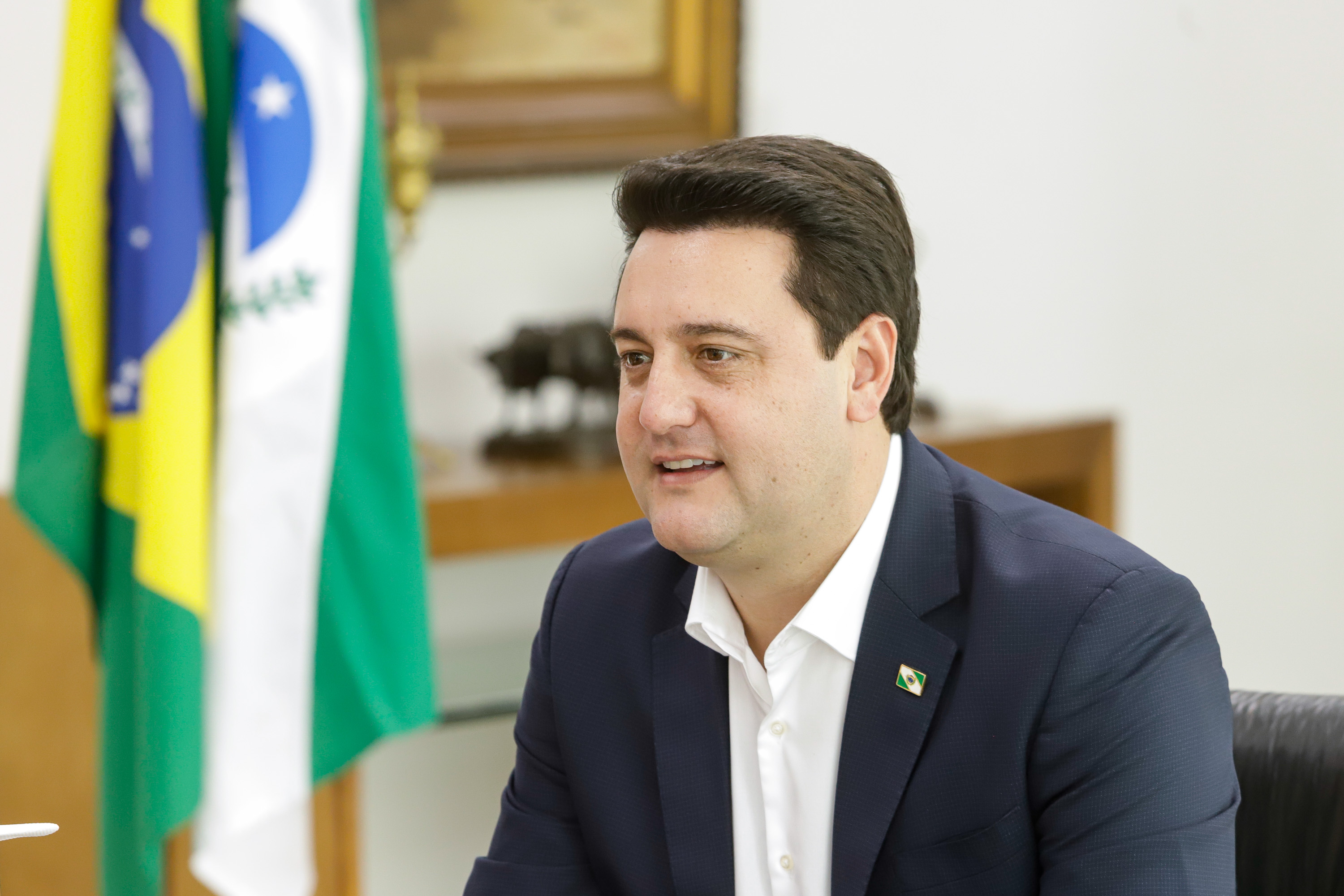 TJ suspende licitação de R$ 943 milhões do governo Ratinho Jr.